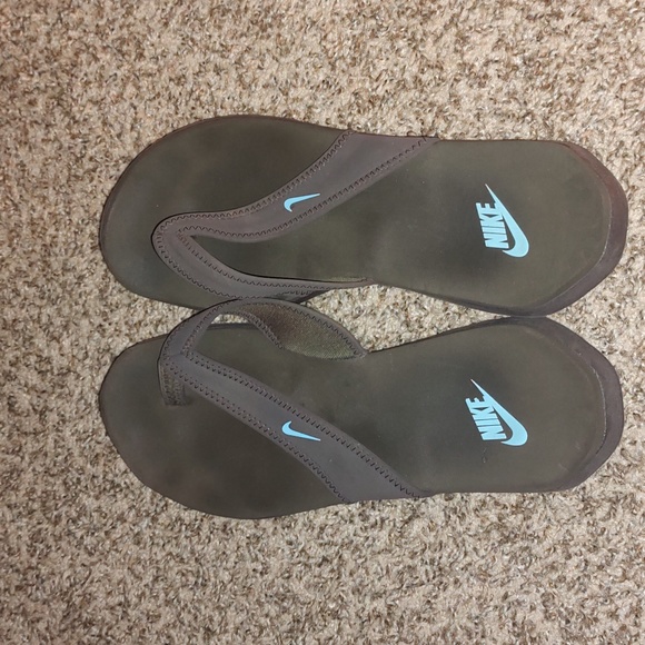 Nike Celso Thong Flip Flops Women's Brown Sandals US 11 UK 8.5 EU 43 - Picture 3 of 6